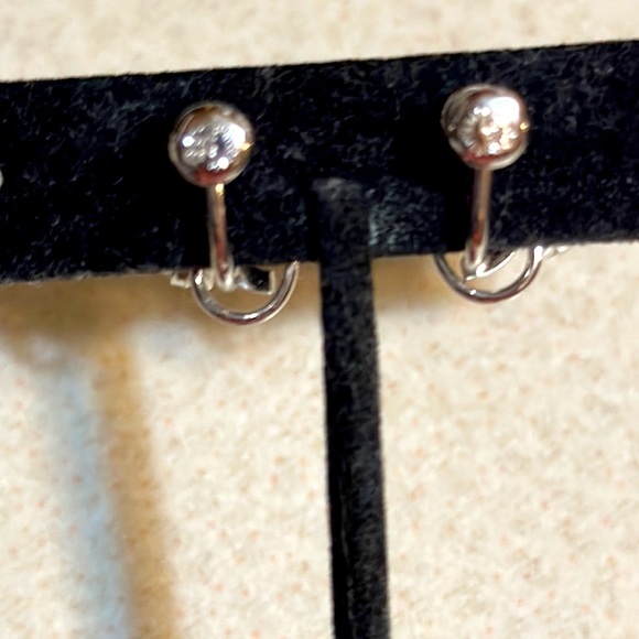 Van Dell Sterling 2 rhinestone screw back earrings (495) - Picture 3 of 7